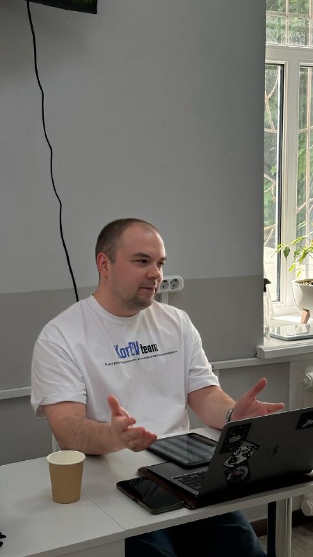Удержание клиентов: как CRM помогает повторным продажам без навязчивых рассылок